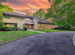 48 Crooked Oak Rd, Port Jefferson, NY 11777