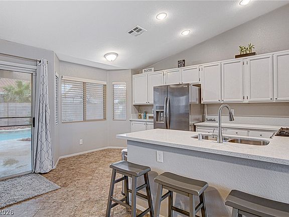 5th image of 2707 Sandalwood Ave
