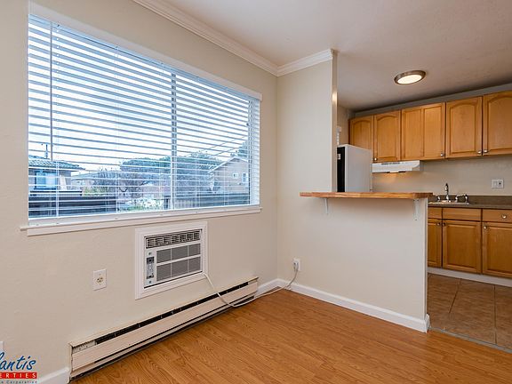 3rd image of 5520 Camden Ave APT 2