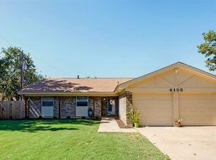 6105 Blue Spruce Cir, Haltom City, TX 76137