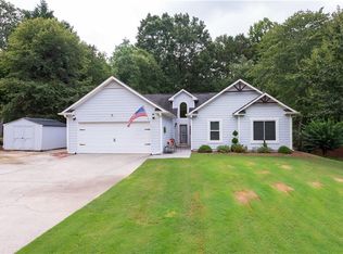 488 Cedar Ridge Dr, Winder, GA 30680