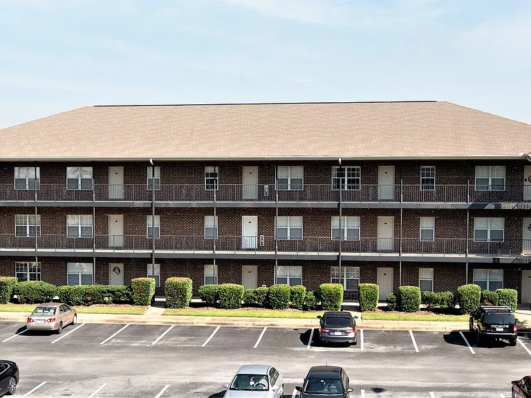 French Quarter Apartments — Photo 12