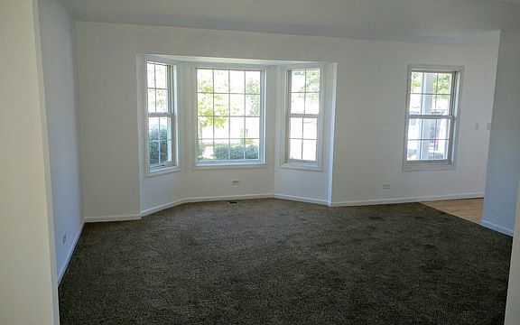 2nd image of 636 Briarwood Ln