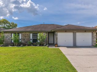 10848 Mesquite Dr, La Porte, TX 77571