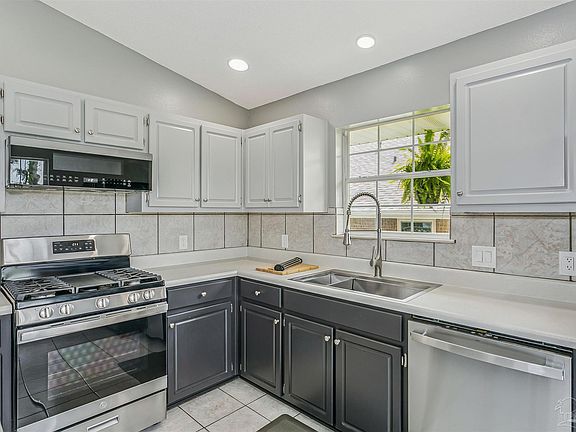 3rd image of 1229 Greystone Ln