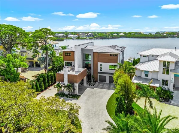 402 Hillsborough St, Palm Harbor, FL 34683