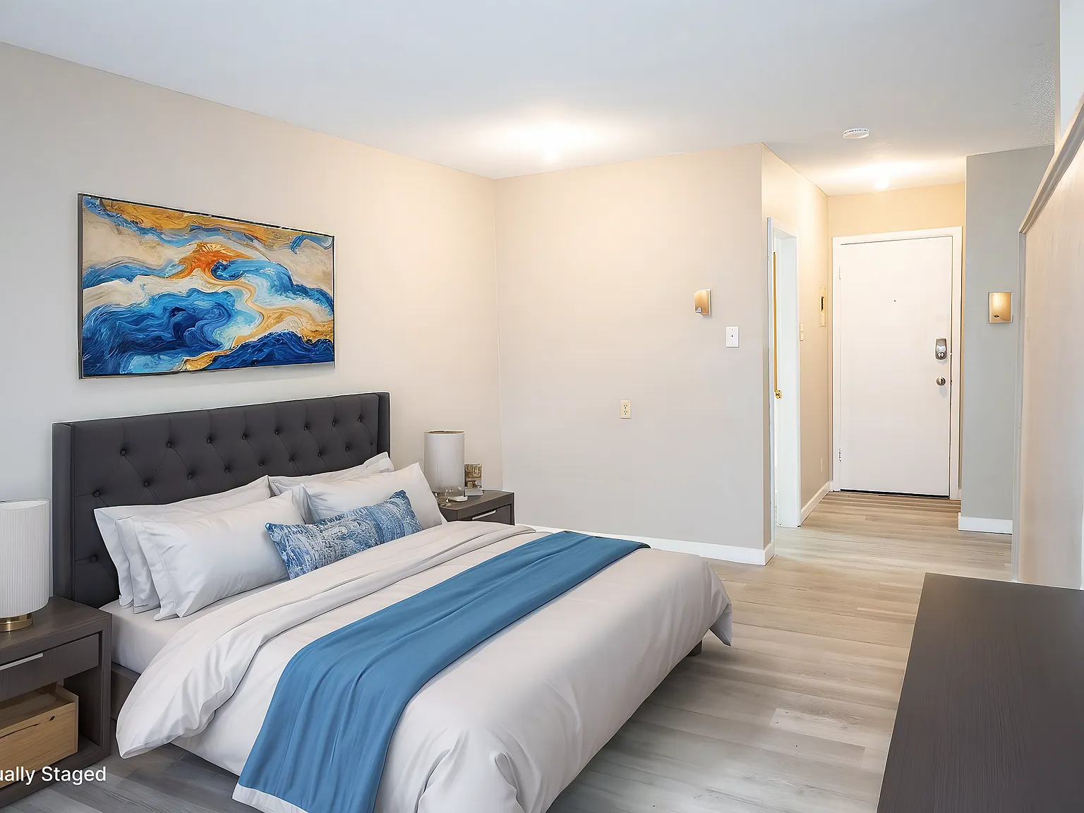 Royal Engel Apartments — Photo 3