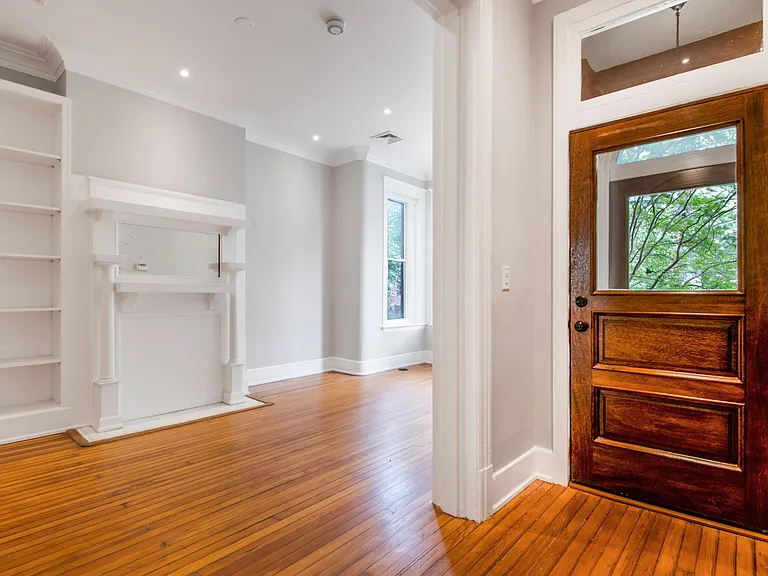 8 R St NW #1 — Photo 11