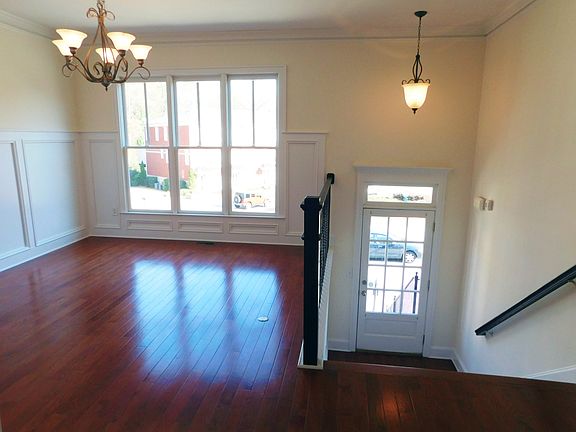 3rd image of 2418 Dresden Parc Cir