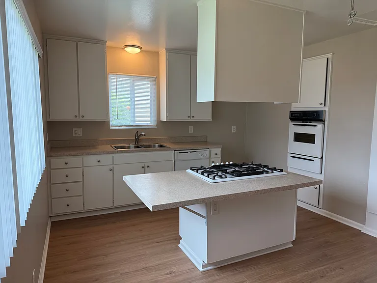 325 E Amerige Ave #A — Photo 10