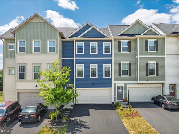 218 Patchwork Dr, Stephenson, VA 22656