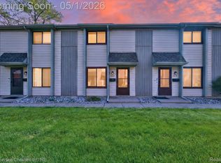 2513 Samoset Rd, Royal Oak, MI 48073