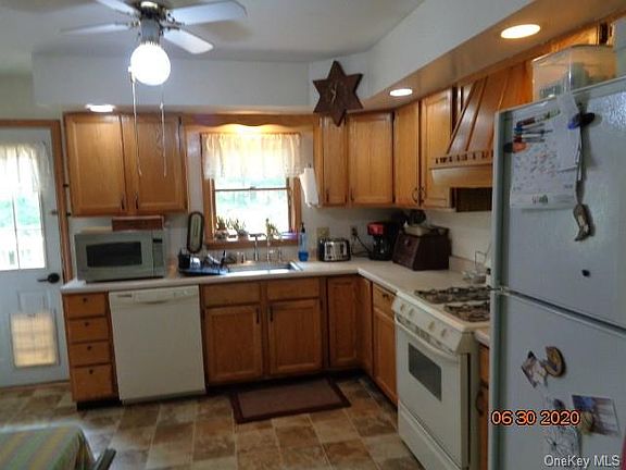 4th image of 6 Country Ln