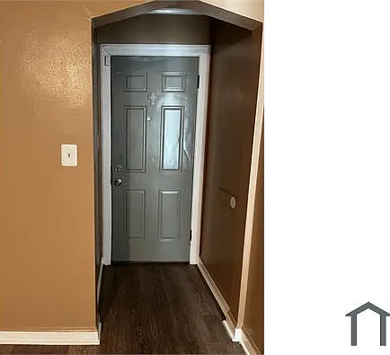 403 E Flora St — Photo 1