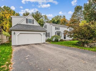 26 Edgewood Dr, Hampton, NH 03842