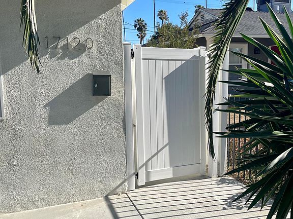 3rd image of 17120 Cantlay St