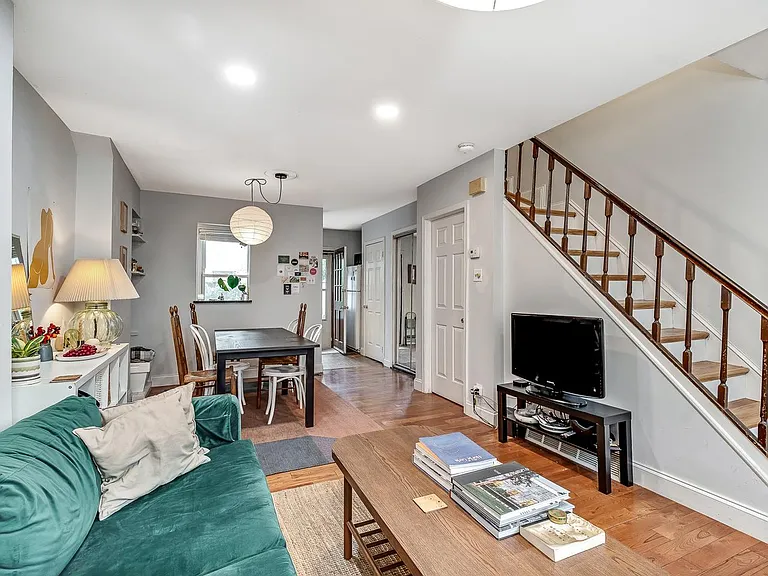 766 S Cleveland St — Photo 2