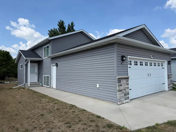 313 5th St E, Horace, ND 58047