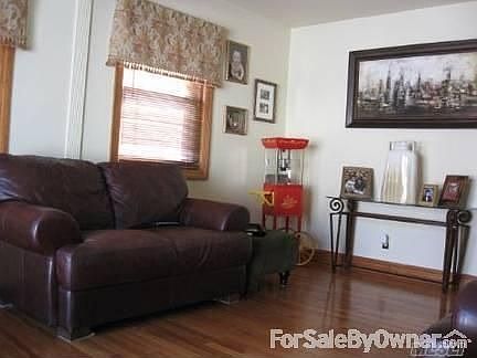 2nd image of 1042 Polk Ave