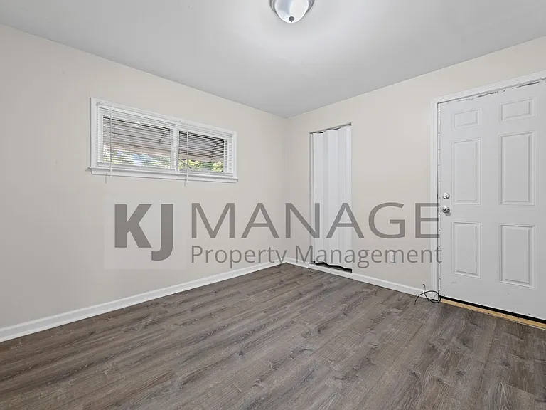 31682 Carlisle Pkwy — Photo 11