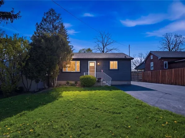 249 W 18th St, Hamilton, ON L9C 4H1