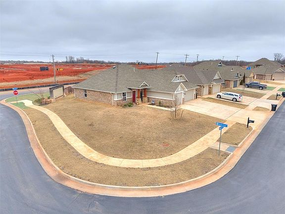 3rd image of 2701 SE 20th Cir