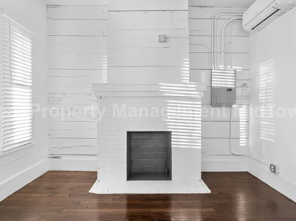 813 May St APT 2, Fort Worth, TX 76104