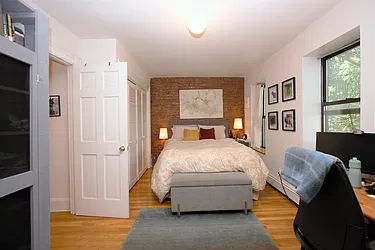 Rented by R New York
