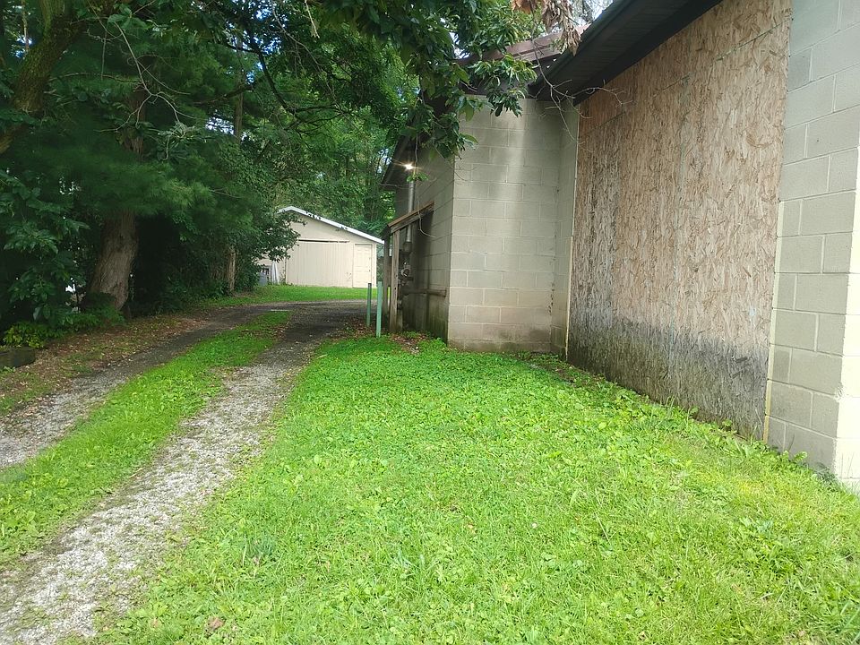 2nd image of 114 Beaver St