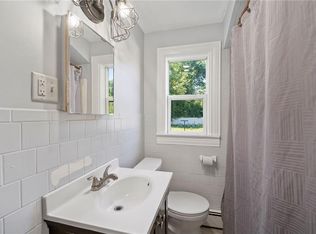 244 3rd Ave, Warwick, RI 02888