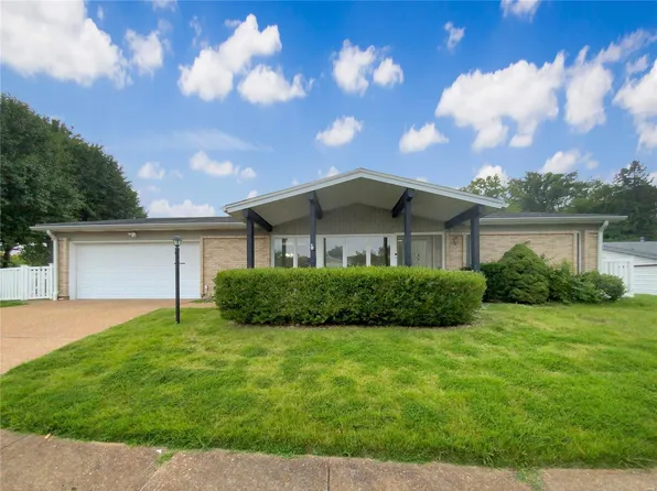 5020 Towne South Rd, Saint Louis, MO 63128