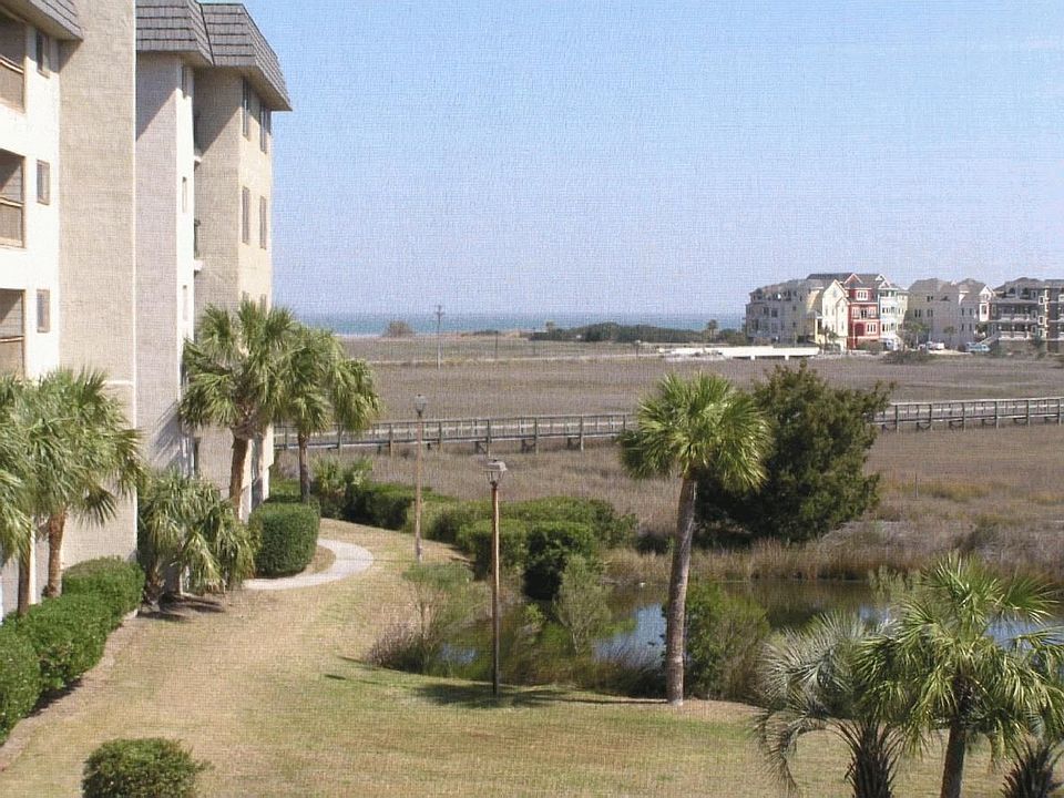 View from the porch out to the ocean