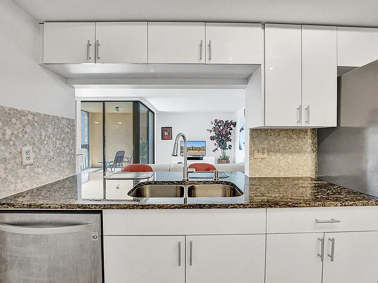2255 Lindell Blvd #4303 — Photo 9