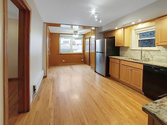 5th image of 5028 W Pensacola Ave Unit 1
