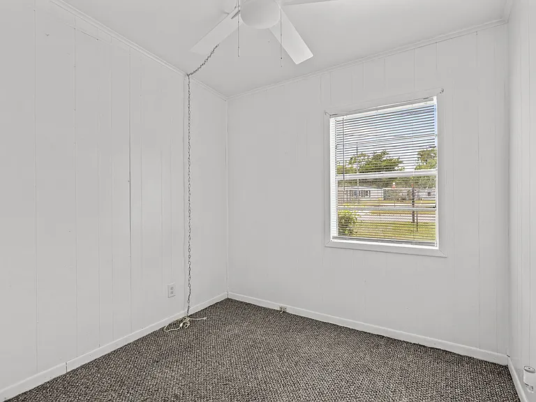 20 Rollins Ave — Photo 12
