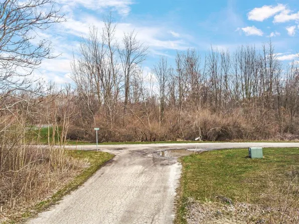 239 N Paxton Dr, Westville, IN 46391