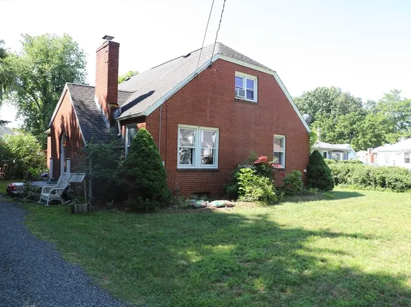 749 Mill St, Feeding Hills, MA 01030