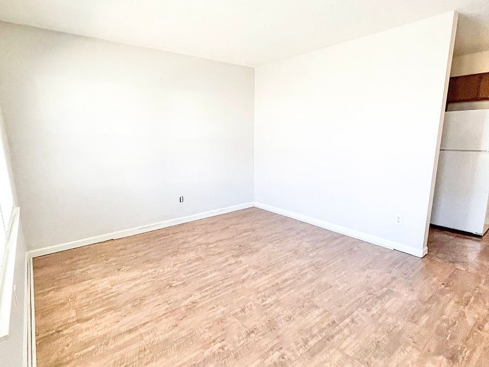 1st image of 1721 Shawnee Dr APT A