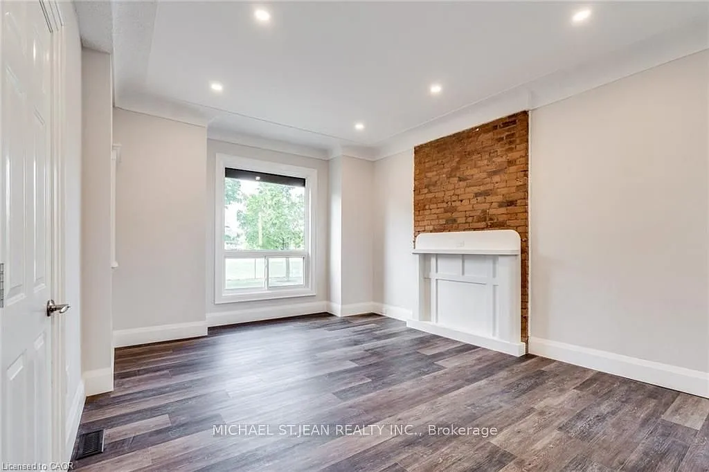 2 bed, $1,799 — Photo 2