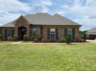 121 Bridge Walk Dr, Canton, MS 39046