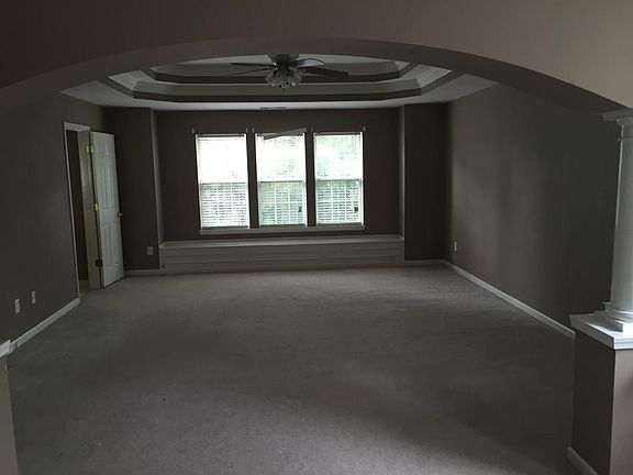 Master room bedroom with window seat