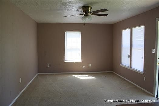 4th image of 1302 NW Taylor Ave
