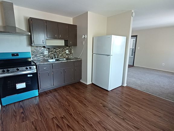 3rd image of 3605 James St #C