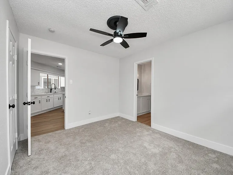 7427 Willow Oak Dr — Photo 32