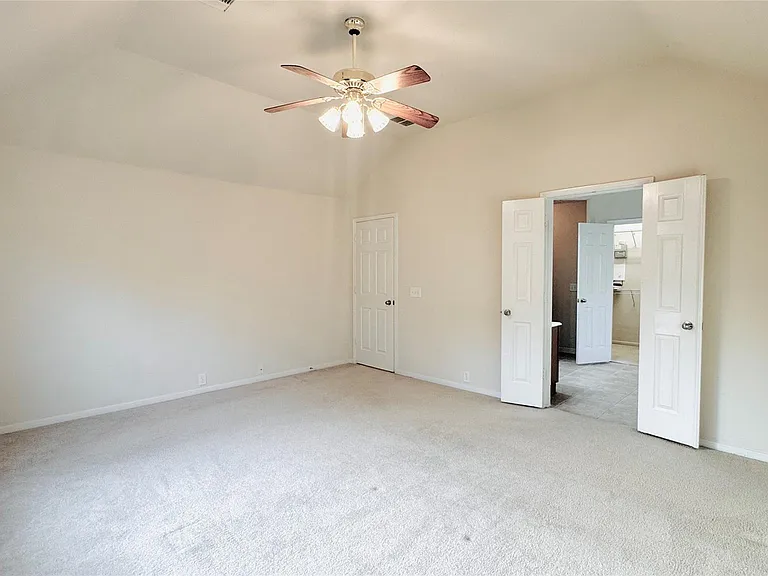 20023 Castlegreen Dr — Photo 12