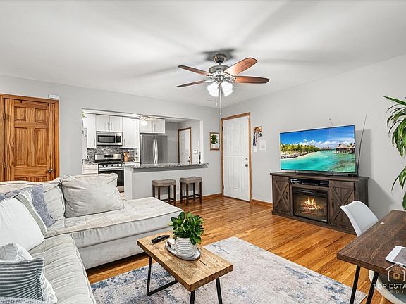 2nd image of 10154 Hartford Ct APT 3A