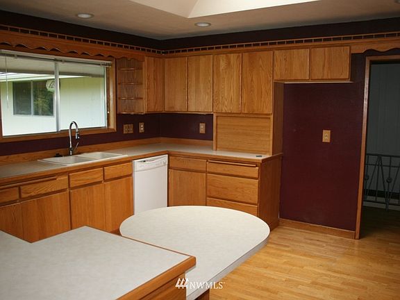 4th image of 5 Crestmont