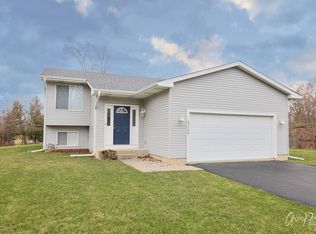 43160 N Lake Ave, Antioch, IL 60002