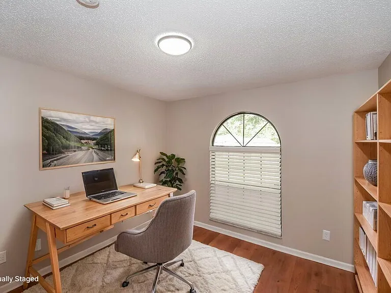 8155 Pineverde Ln — Photo 16