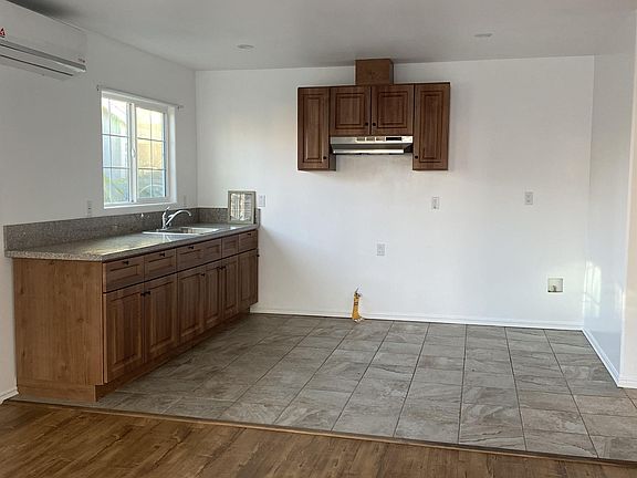 Kitchen/Living area